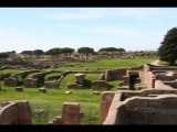 04087 ostia - regio i - insula viii - piccolo mercato (i,viii,1) - blick ri suedwesten (von der terasse).jpg